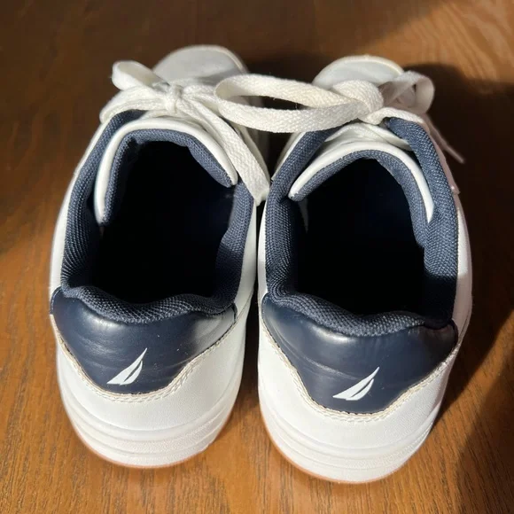 Nautica Boys Sneakers Size 6 White Synthetic Leather Lace Up Casual Striped - Picture 6 of 8
